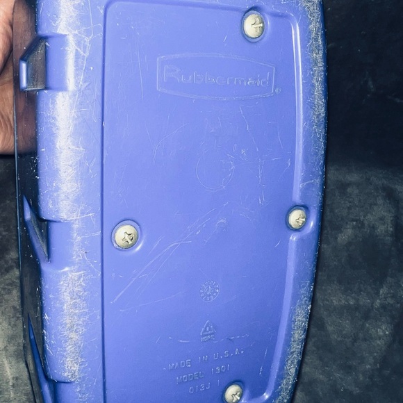 HTF Vintage blue, red and yellow Rubbermaid lunch box, cooler model #1301 - Picture 9 of 11